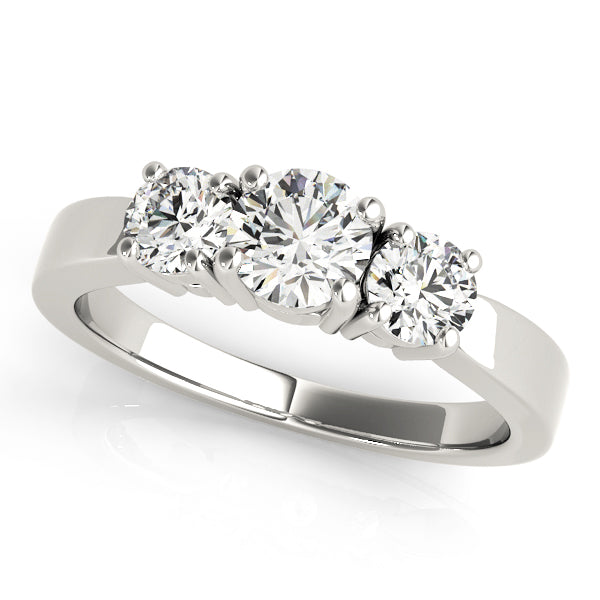 Engagement Rings/3 Stone/Round