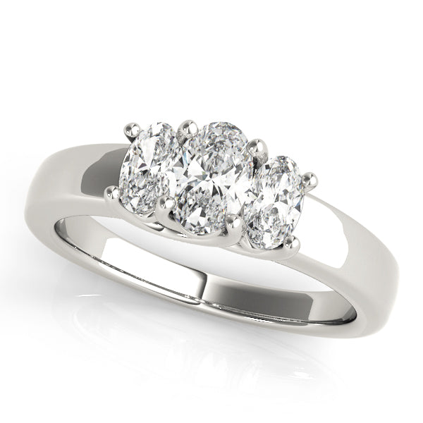 Engagement Rings/3 Stone/Oval