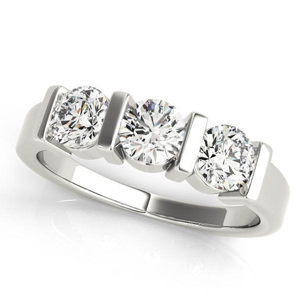 Engagement Rings/3 Stone/Round